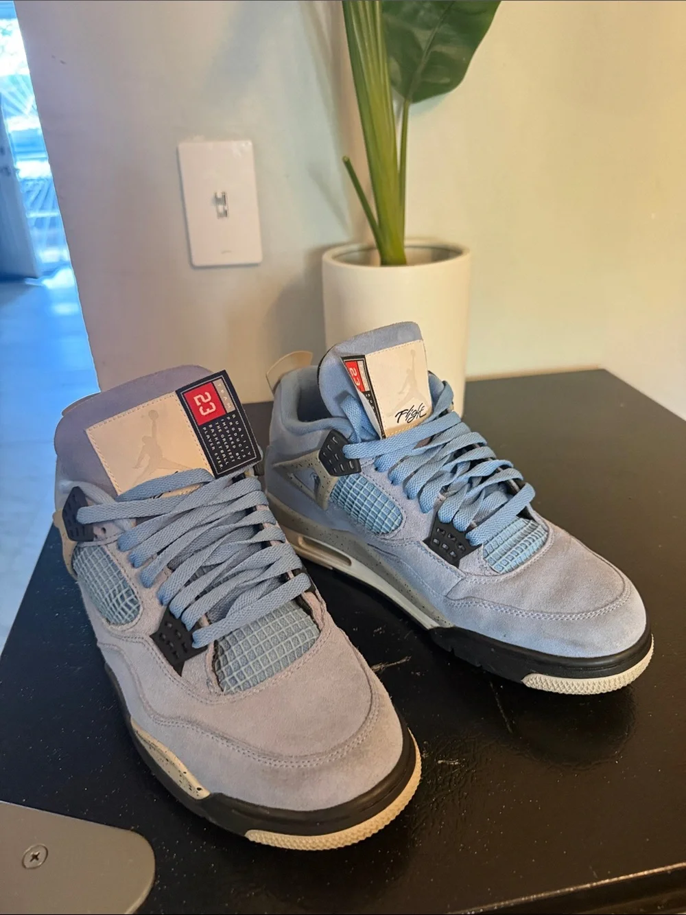 Air Jordan 4 Retro 'University Blue'